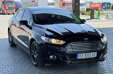 Седан Ford Fusion 2015 в 