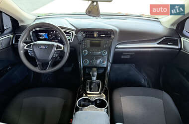 Седан Ford Fusion 2015 в 