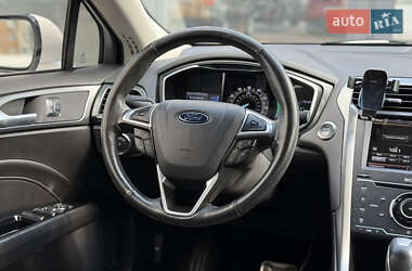 Седан Ford Fusion 2014 в 
