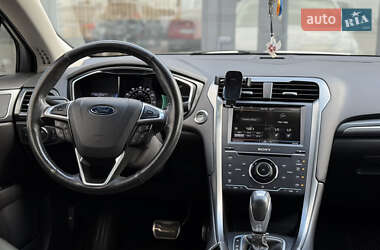 Седан Ford Fusion 2014 в 