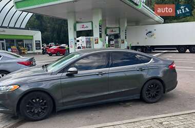Седан Ford Fusion 2016 в Мукачевому