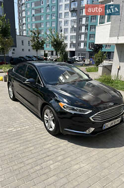 Седан Ford Fusion 2018 в Львові