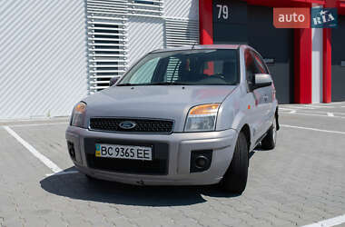 Хэтчбек Ford Fusion 2011 в 