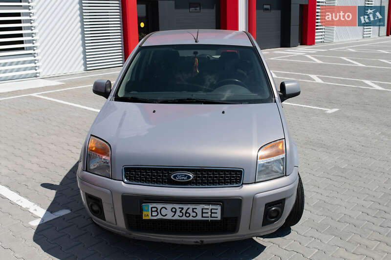 Хэтчбек Ford Fusion 2011 в Львове