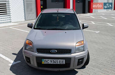 Хэтчбек Ford Fusion 2011 в 