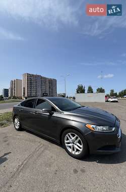 Седан Ford Fusion 2015 в Черкасах