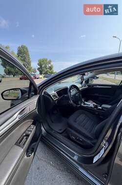 Седан Ford Fusion 2015 в 