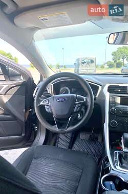 Седан Ford Fusion 2015 в 