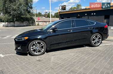Седан Ford Fusion 2018 в 