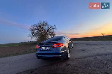 Седан Ford Fusion 2018 в 