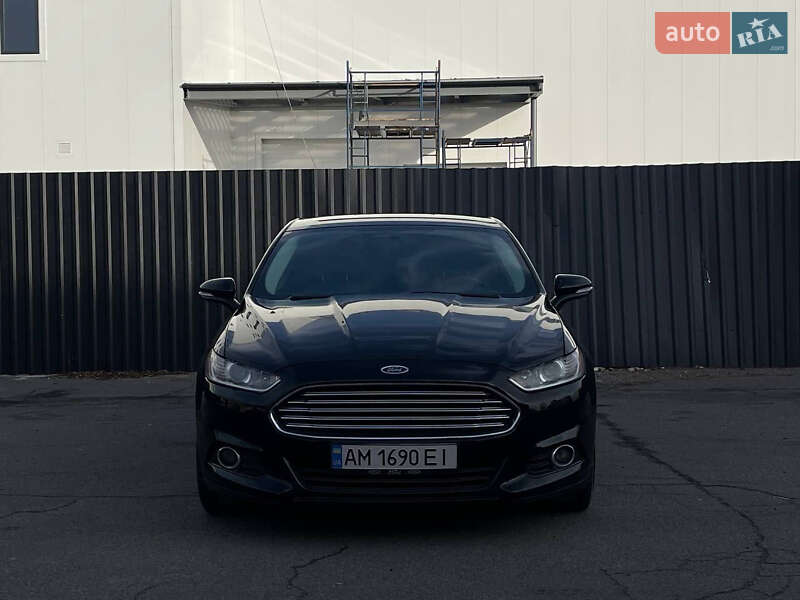 Седан Ford Fusion 2015 в Львові