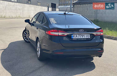 Седан Ford Fusion 2017 в 