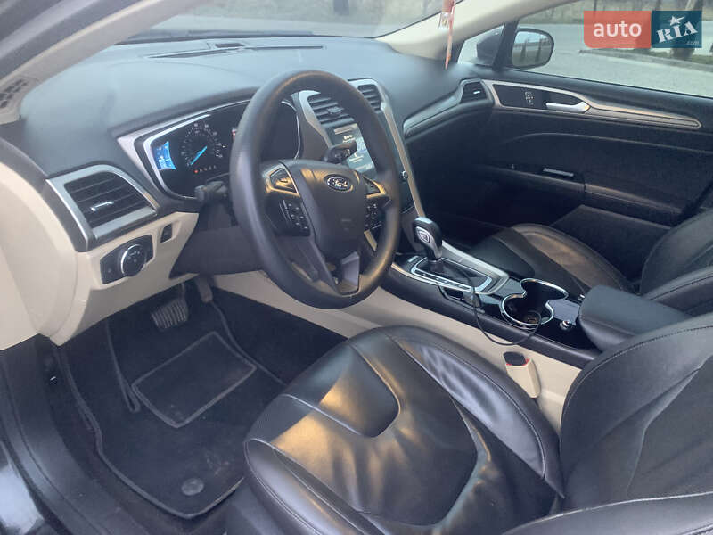 Седан Ford Fusion 2014 в Львове