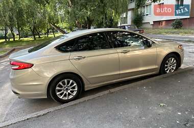 Седан Ford Fusion 2017 в 