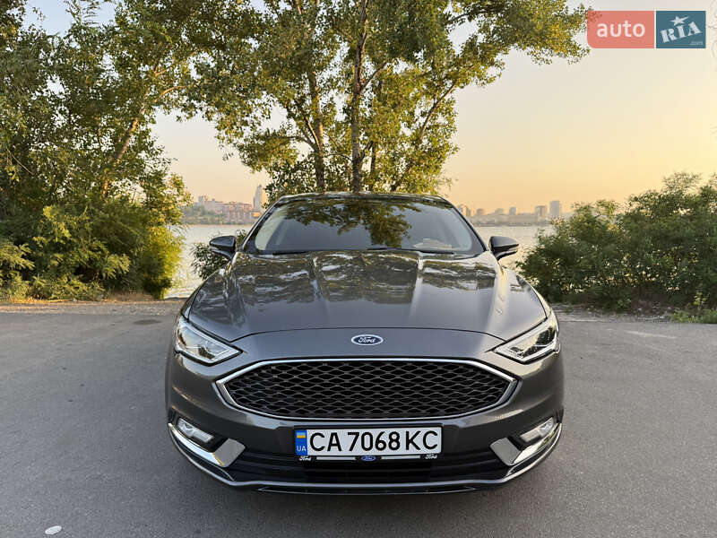 Седан Ford Fusion 2016 в 