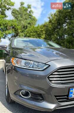 Седан Ford Fusion 2014 в 