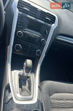 Седан Ford Fusion 2015 в 