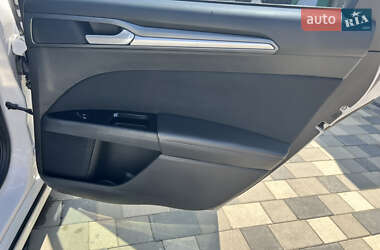 Седан Ford Fusion 2015 в 