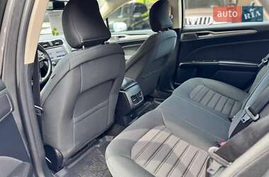 Седан Ford Fusion 2019 в 