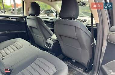 Седан Ford Fusion 2019 в 