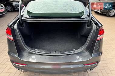 Седан Ford Fusion 2019 в 