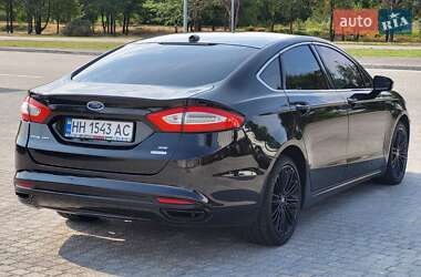 Седан Ford Fusion 2013 в 