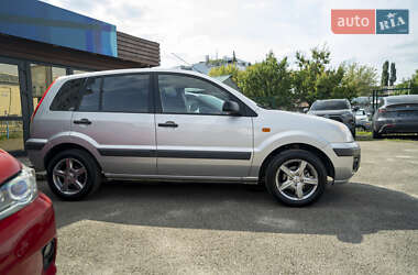 Хэтчбек Ford Fusion 2009 в 