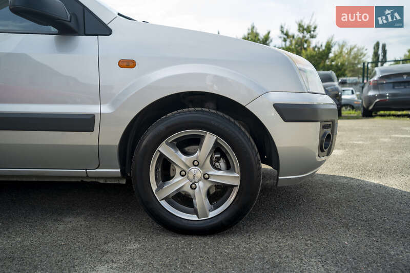 Хэтчбек Ford Fusion 2009 в Киеве фото 6 Хэтчбек Ford Fusion 2009 в Киеве