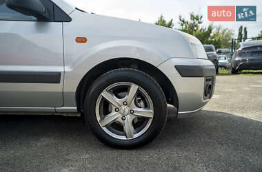 Хэтчбек Ford Fusion 2009 в 