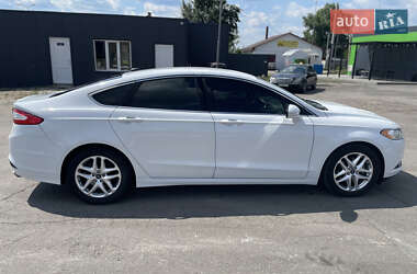 Седан Ford Fusion 2013 в 