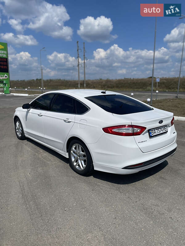 Седан Ford Fusion 2013 в Кривом Роге