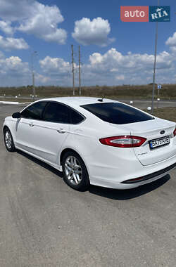 Седан Ford Fusion 2013 в 