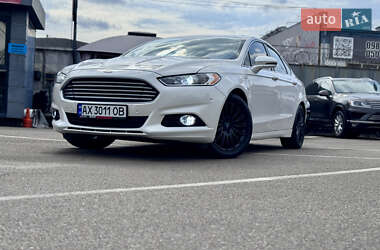 Седан Ford Fusion 2013 в 