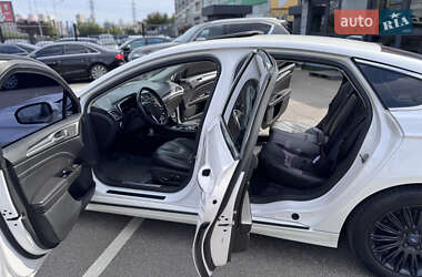 Седан Ford Fusion 2013 в 