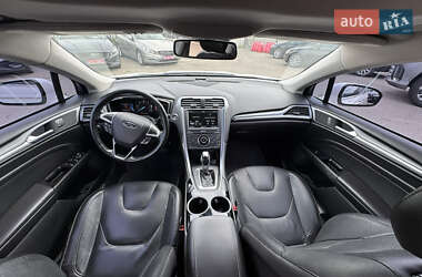 Седан Ford Fusion 2013 в 