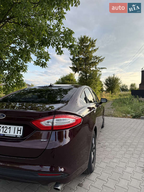 Седан Ford Fusion 2013 в Снятині