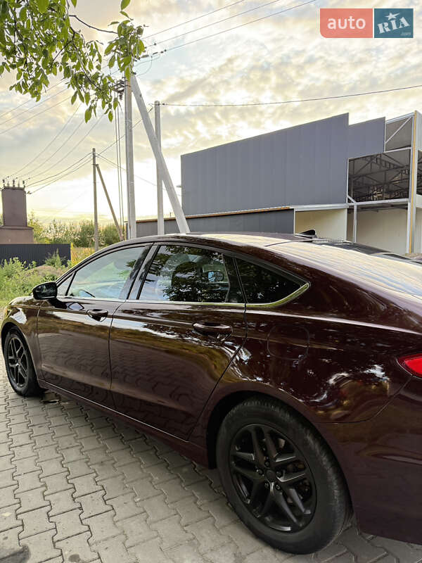 Седан Ford Fusion 2013 в Снятині