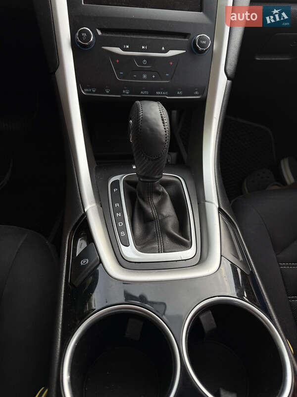 Седан Ford Fusion 2013 в Снятині