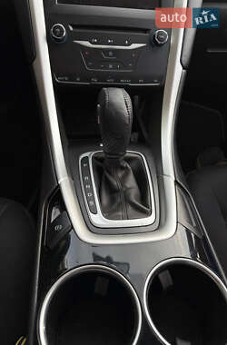 Седан Ford Fusion 2013 в 