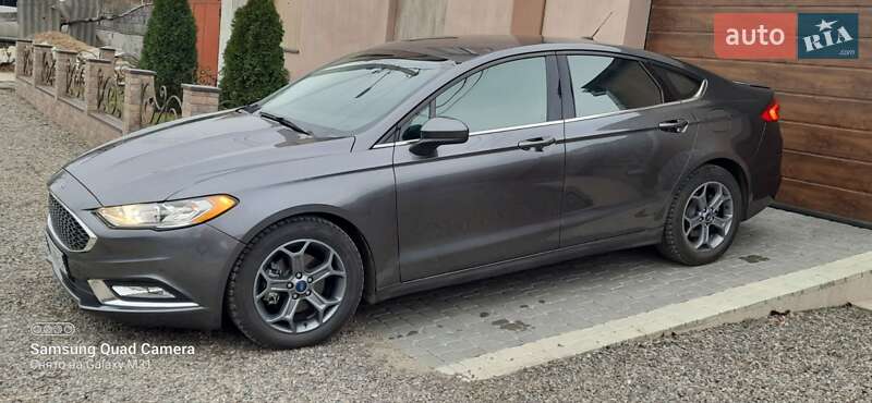 Седан Ford Fusion 2018 в 