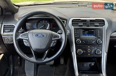 Седан Ford Fusion 2018 в 