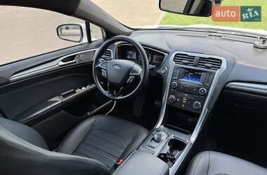 Седан Ford Fusion 2018 в 