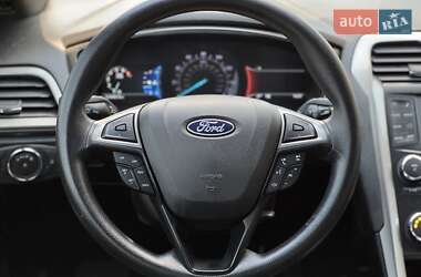 Седан Ford Fusion 2018 в 