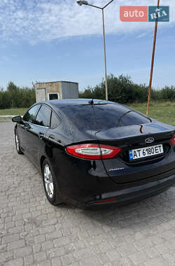 Седан Ford Fusion 2012 в 