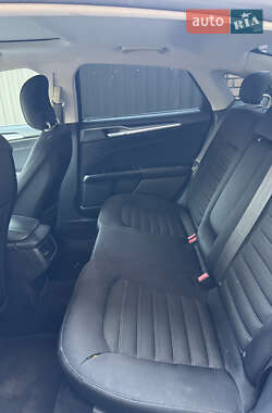 Седан Ford Fusion 2014 в 