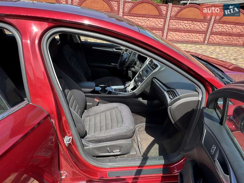 Седан Ford Fusion 2014 в Романове