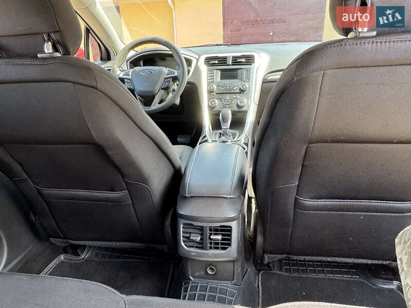 Седан Ford Fusion 2014 в Романове