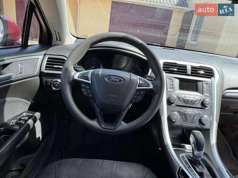 Седан Ford Fusion 2014 в Романове