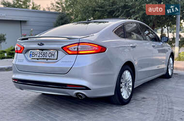 Седан Ford Fusion 2014 в 