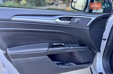Седан Ford Fusion 2014 в 